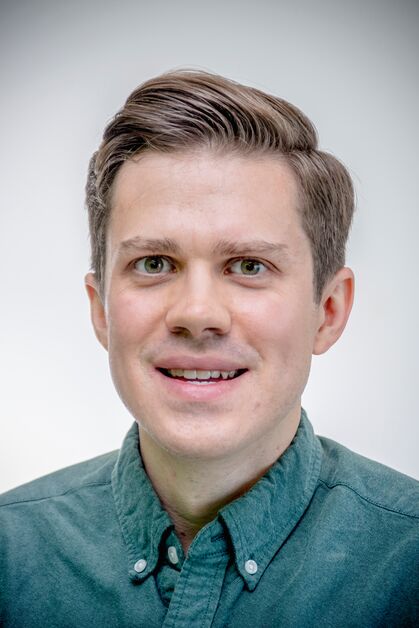 A headshot of Dr. David Hendrixson.